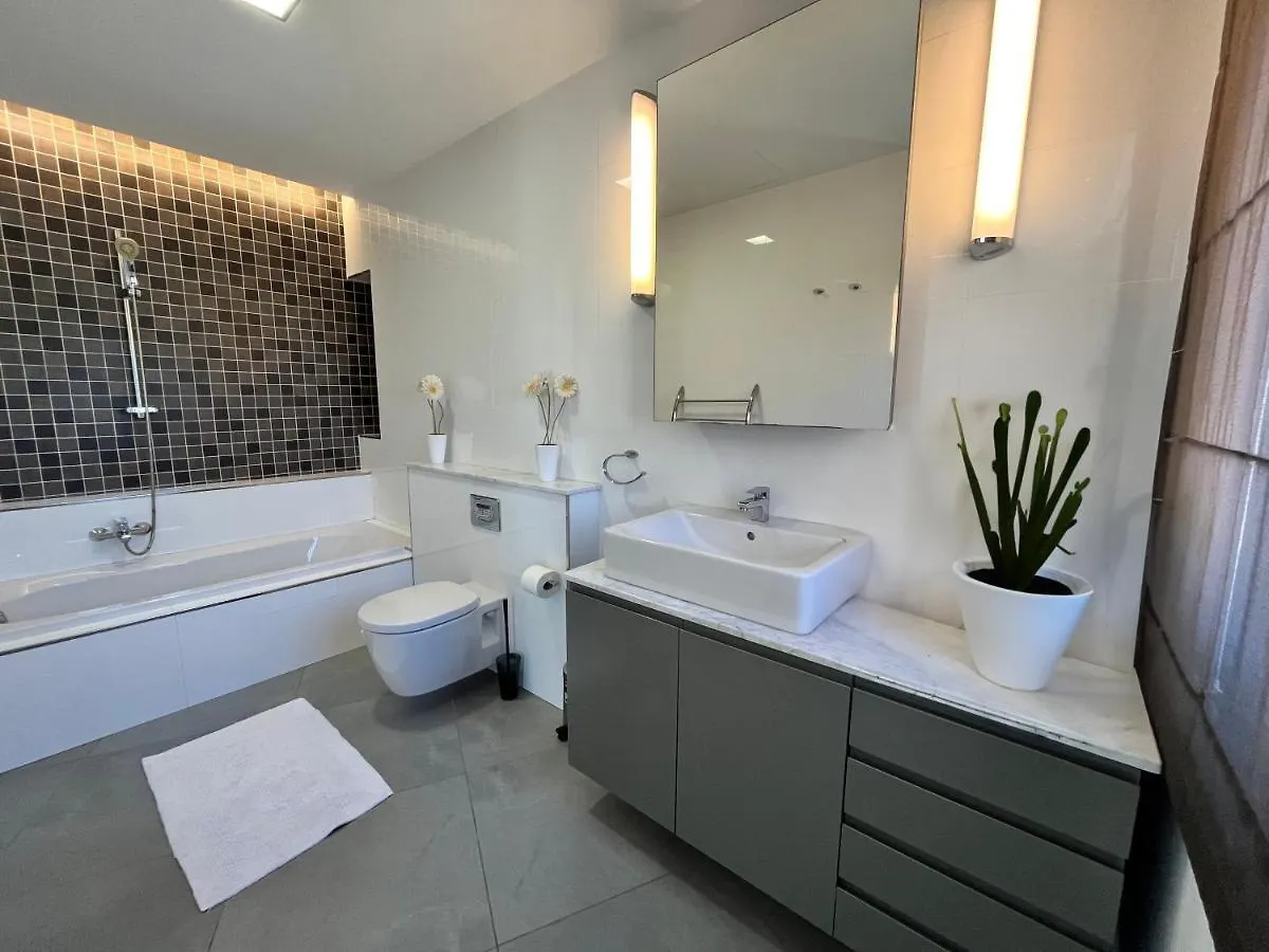 3 Double Bedroom Apartment Saint Julian's